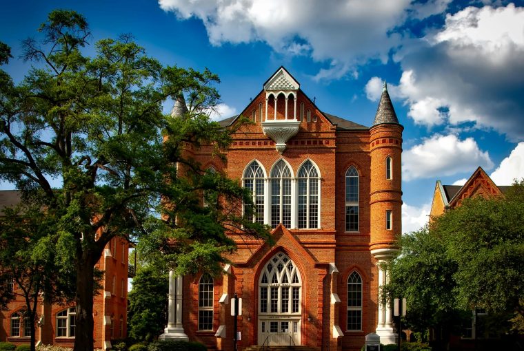 pexels-photo-207684-207684 Captivating view of Clark Hall at the University of Alabama with its iconic brick facade.
